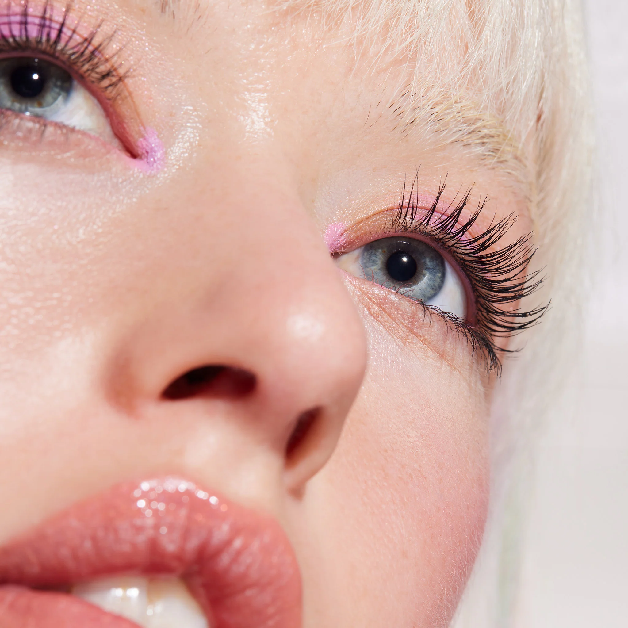 Activist Volume Mascara - Image 12