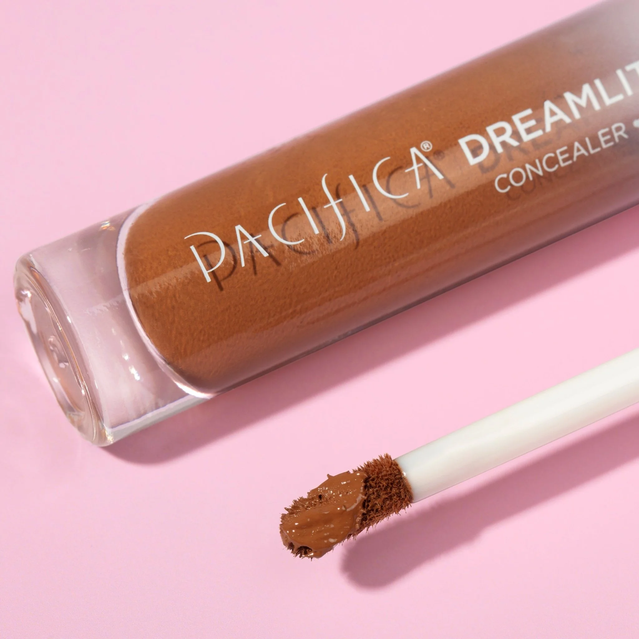Dreamlit Glow Concealer - Image 10