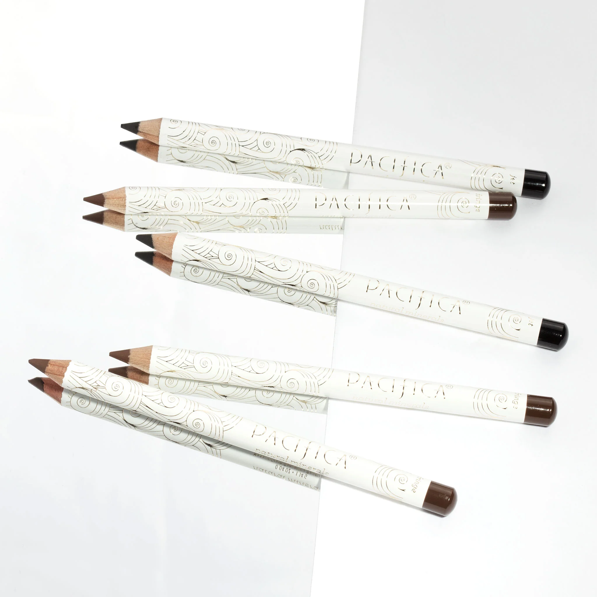 Vegan Waterproof Eyeliner - Image 4